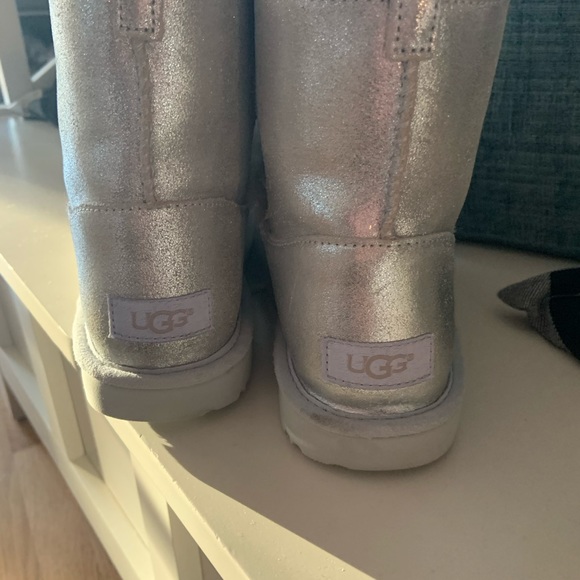 Ugg Gita Boots Girl Size 3 NWOB - Picture 5 of 7